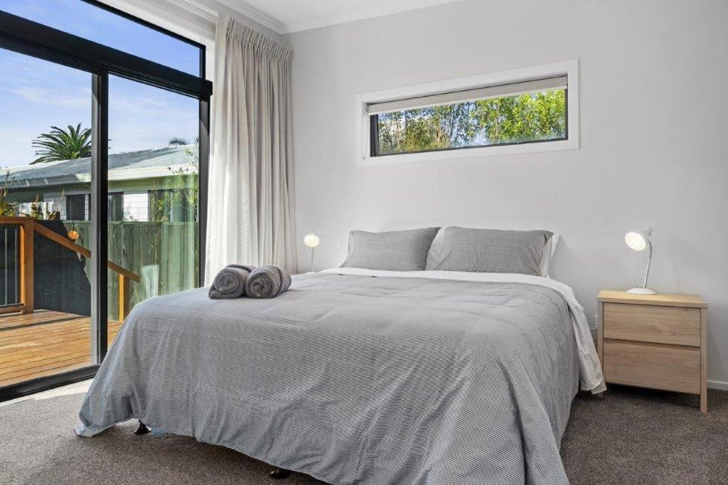 Recline On Leo Villa Waihi Exterior photo